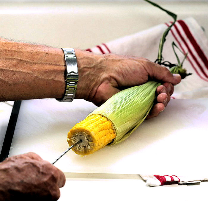 Shucking corn easily