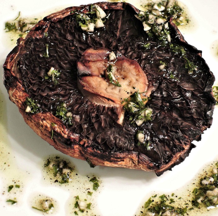 Grilled mushrooms with garlic and parsley