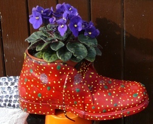 red boot planter