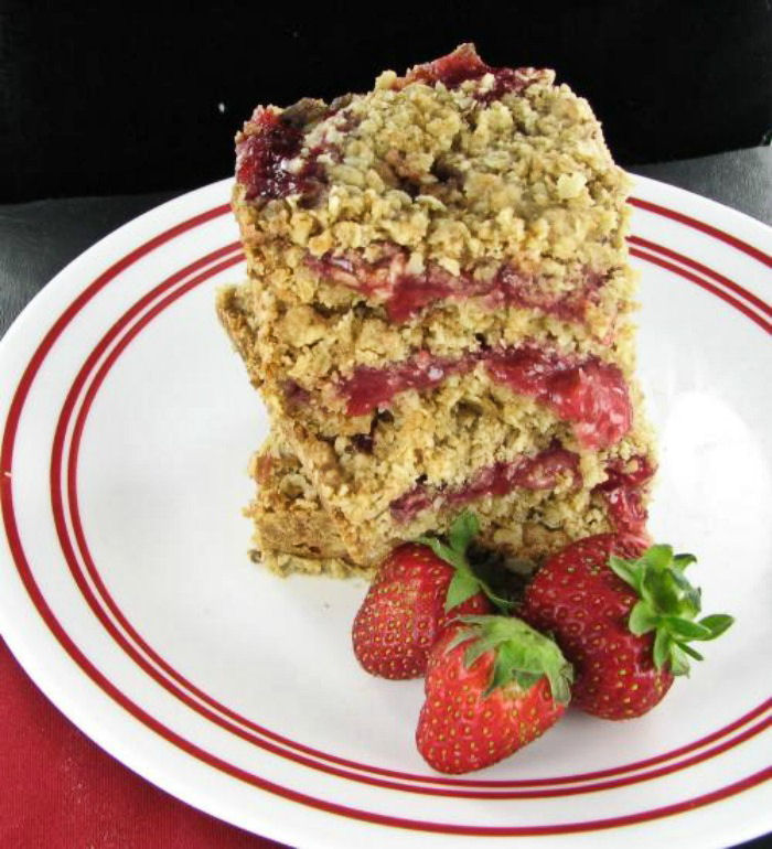 Fresh strawberry oatmeal bars