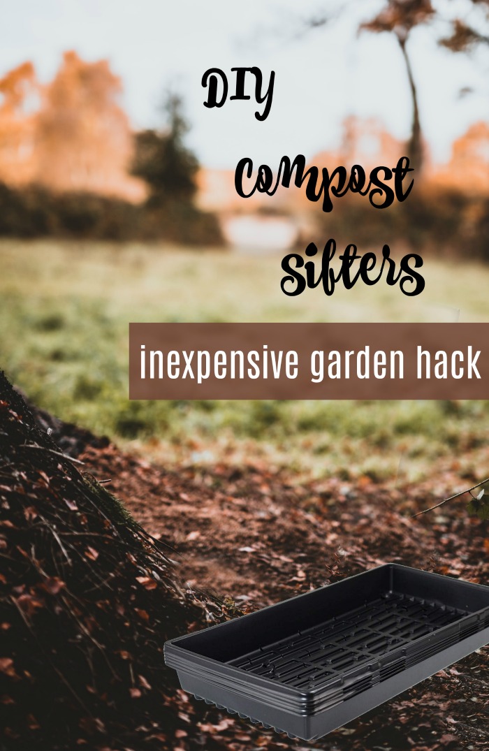 Inexpensive garden screens made of recycled plant trays