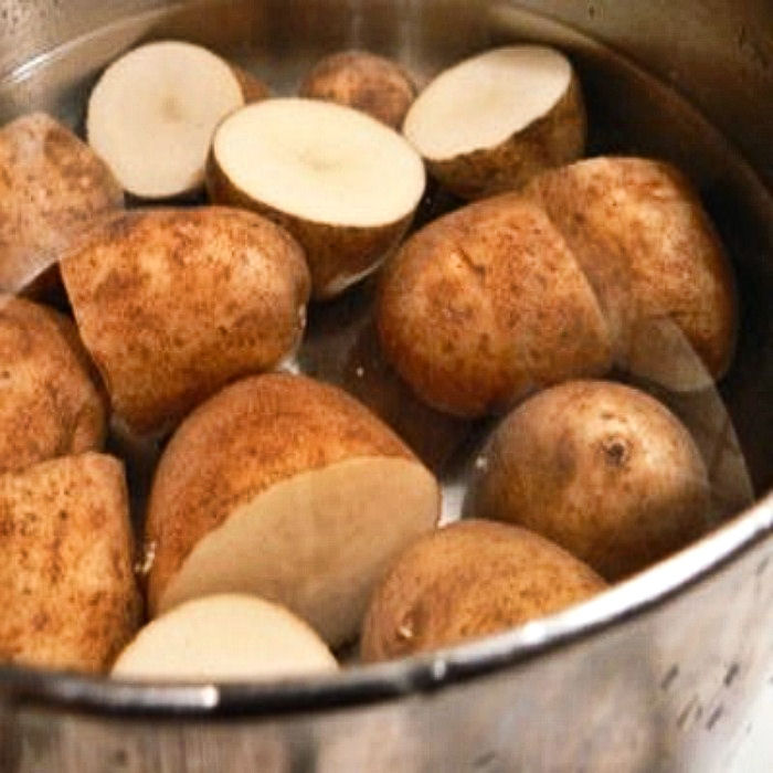 Using Potato Water in the Garden to Nourish Plants with Potato Starch