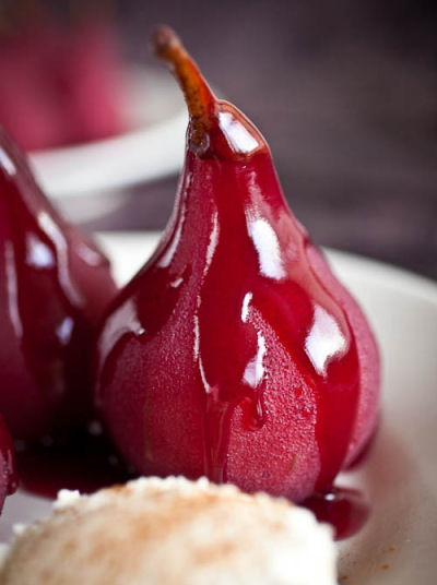 Slow Cooked Pears in Red Wine Sauce