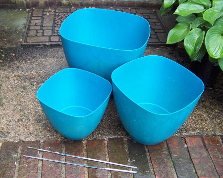 Staggered planter supplies