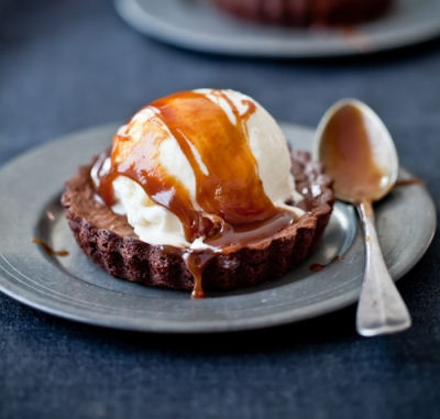 Caramel and chocolate Tartelette