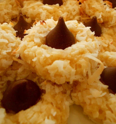 Macaroon Kiss Cookies