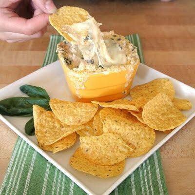 Cheesy Spinach Artichoke Dip