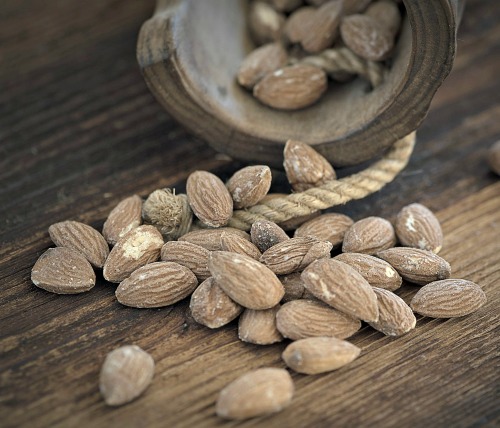 almonds 