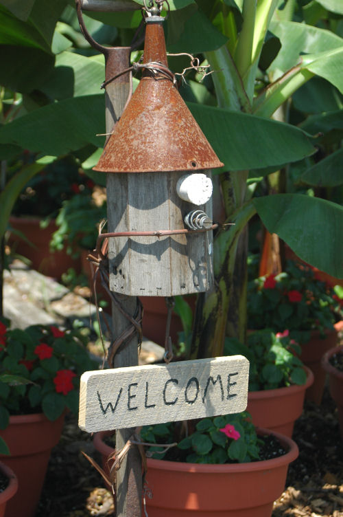 DIY funnel bird house
