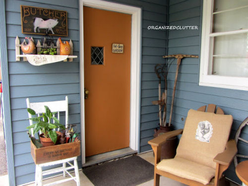 Charming front entryway with vintage memorabilia.