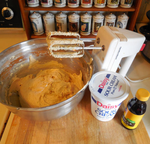 vanilla and sour cream