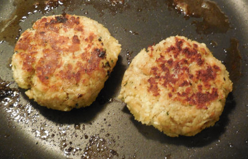 finished crab cakes