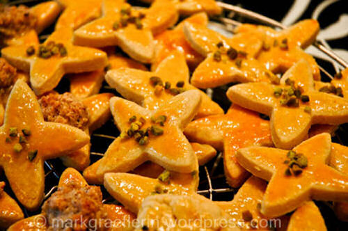 Christmas Butter cookies with Hazelnut macaroon - from markgraeflerin.wordpress.com/