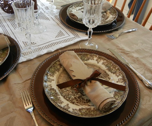 Brown and cream table scape