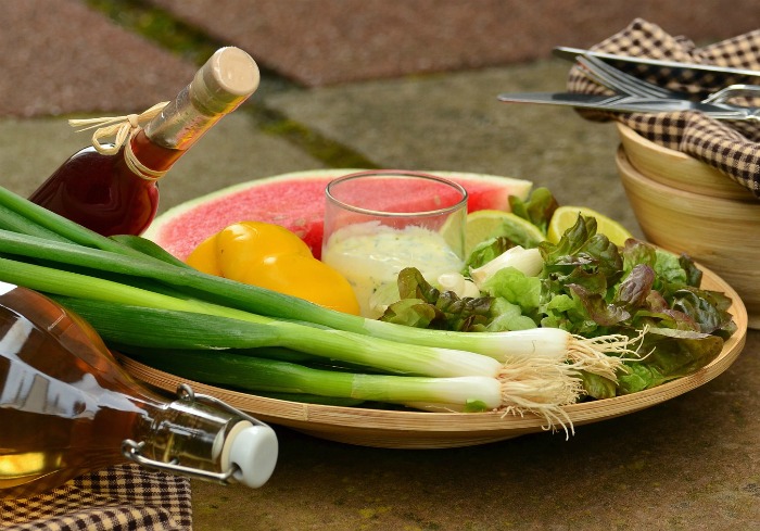 Refreshing salad plate