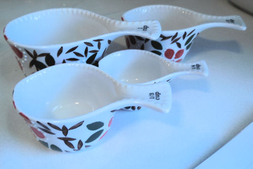 Porcelain measuring cups