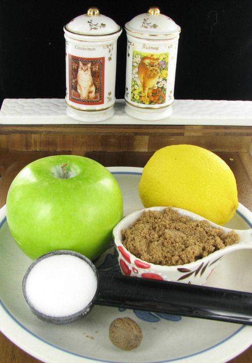 ingredients for Easy homemade applesauce