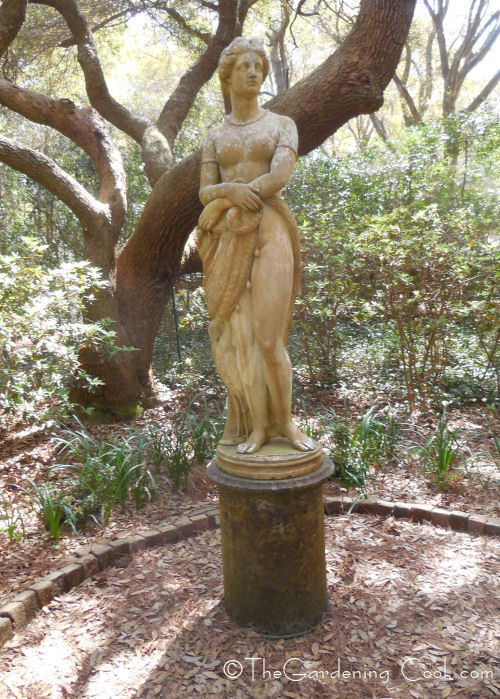 Virginia Dare statue