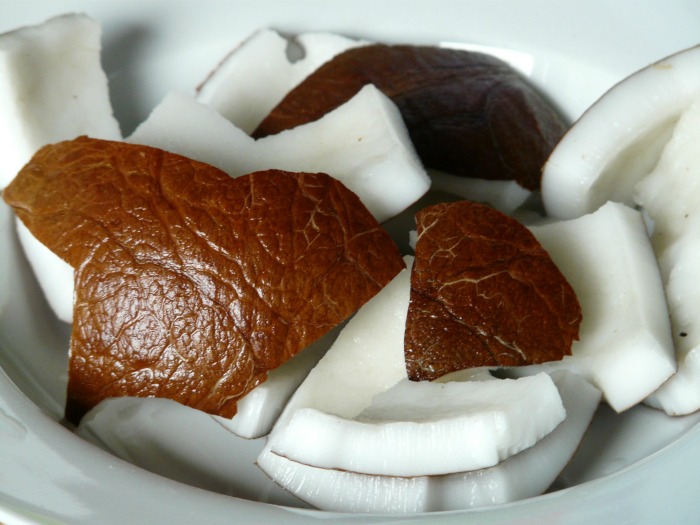 fresh coconut meal will last for about 4-5 days in the fridge once the shell has been cracked