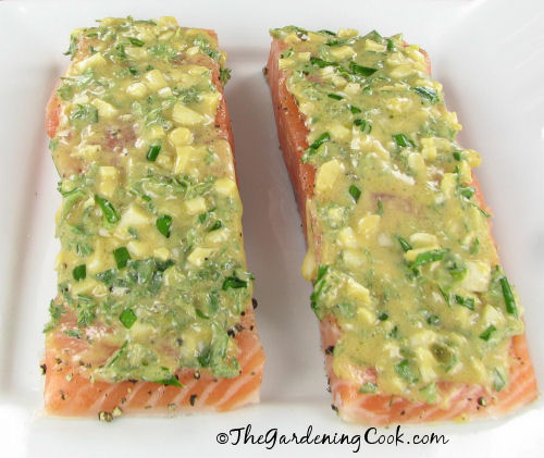 Herb paste for the salmon fillets