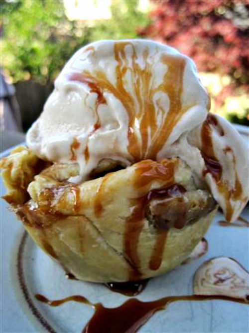 Mini apple pie with dulce from gardentherapy.ca
