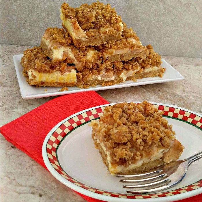 Apple cheeescake bars