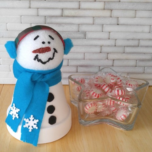 Clay pot snowman
