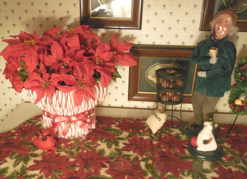 candy cane vase and caroler