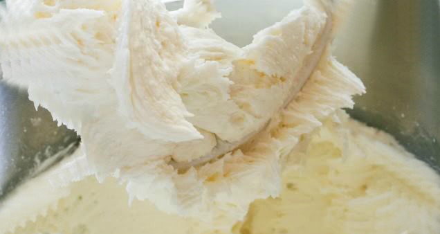 Butter cream frosting freezes well.