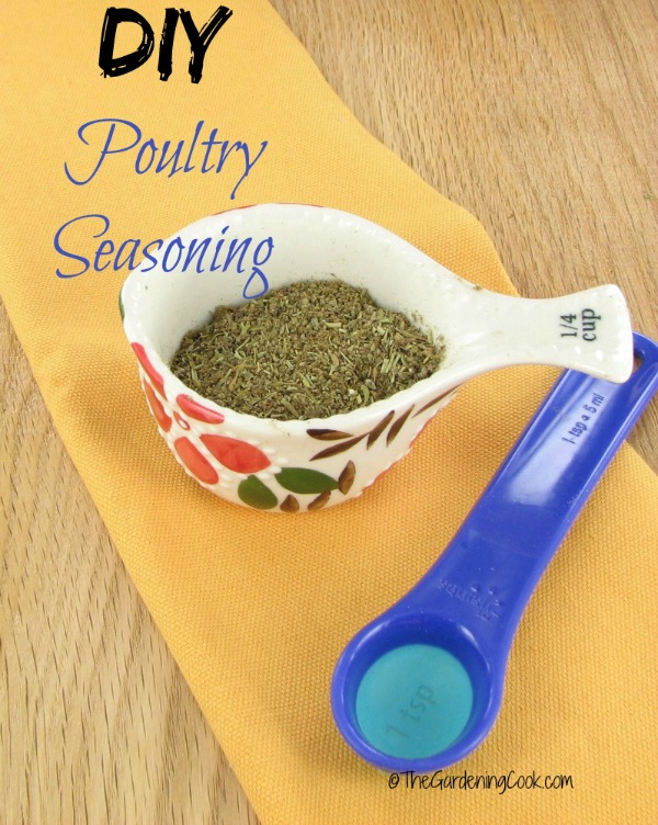 Make Your Own DIY Poultry Seasoning plus FREE Spice Jar Label