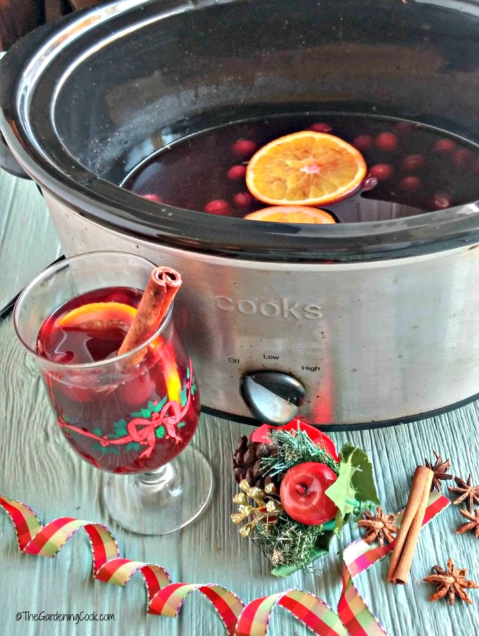 Slow cooker spiced wine