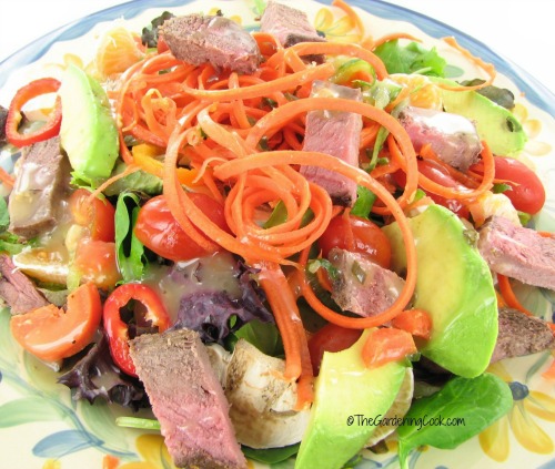 beef veggie salad with pear gorgonzola dressing