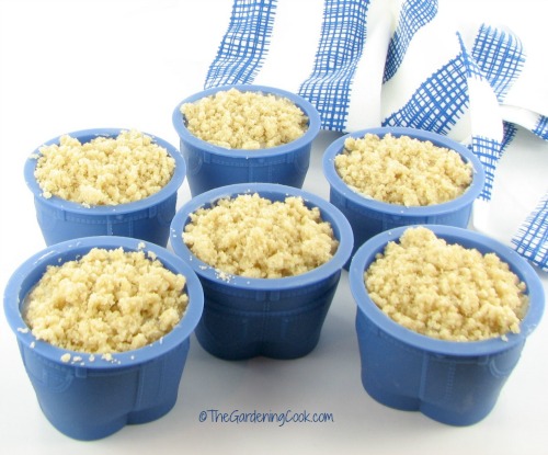 muffins with streusel topping