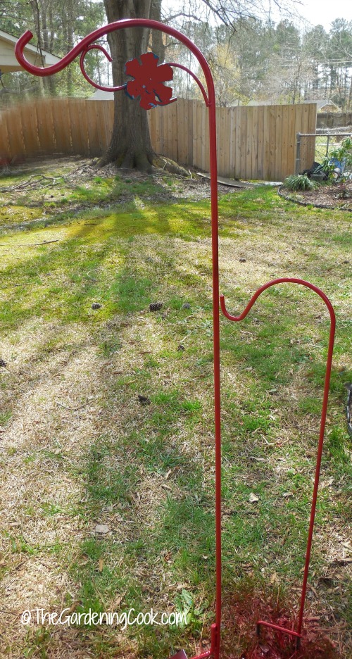 DIY yard sale shepherds hooks painted red