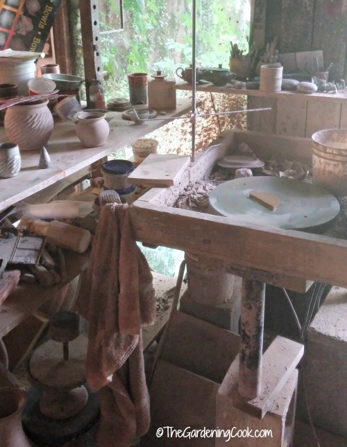 Pottery tools and wheels
