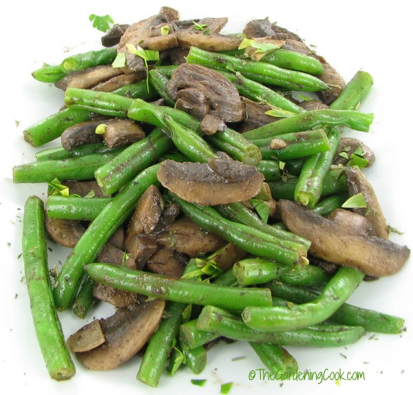 Green Beans with Garlic and Mushrooms