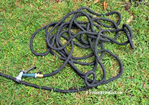 Long hose with a nozzle.
