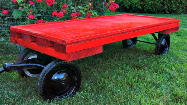 Flat bed wagon