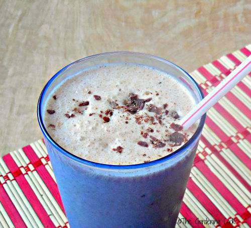 chocolate peanut butter smoothie with shavings