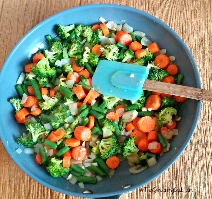 Cooked veggies for Chicken pie