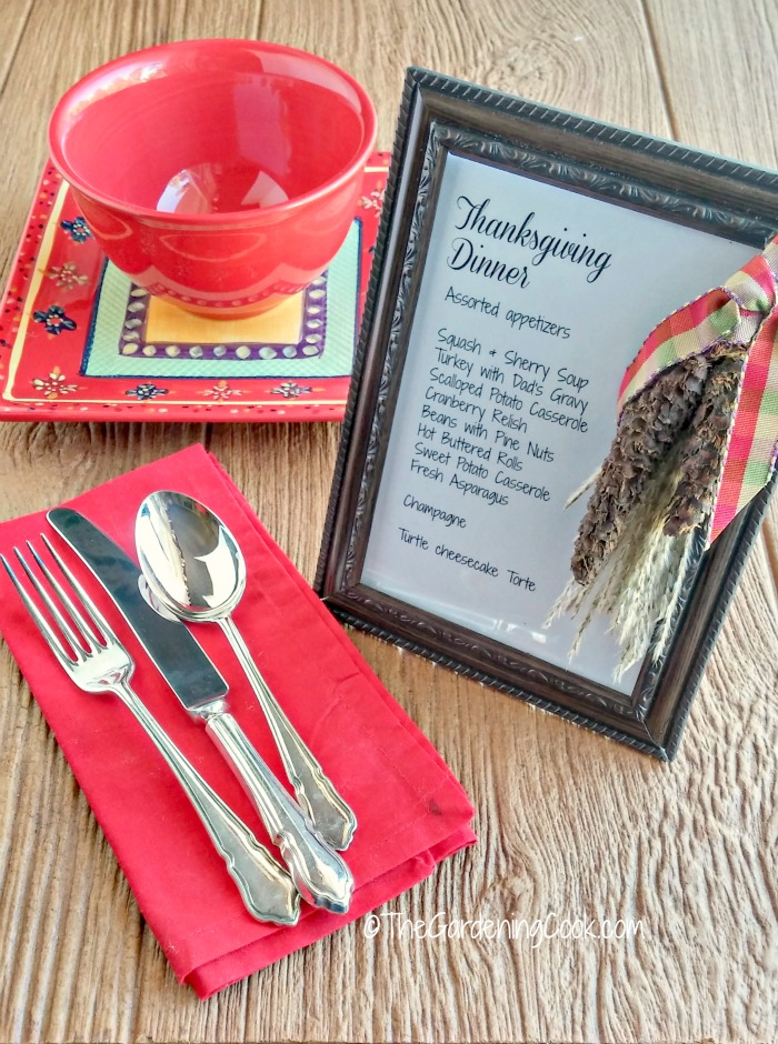 http://alwaystheholidays.com/popcorn-candle-leaf-hurricane-table-decoration/