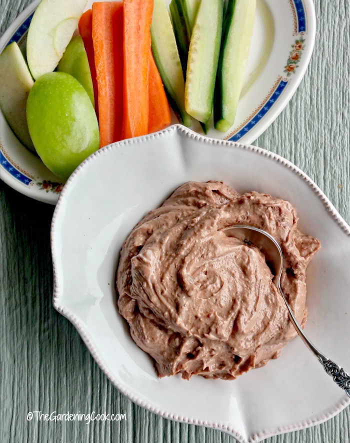 Paleo hazelnut chocolate nut butter dip
