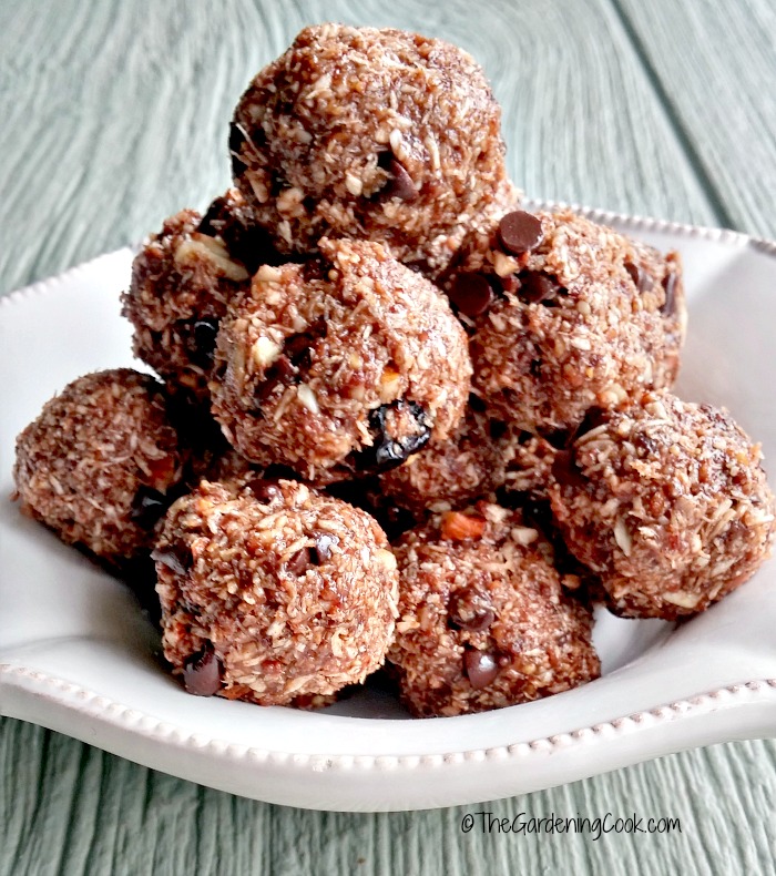 Paleo espresso Chocolate hazelnut energy bites