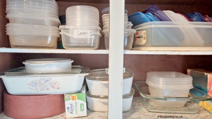 Store tupperwear lids on their side in a plastic bin