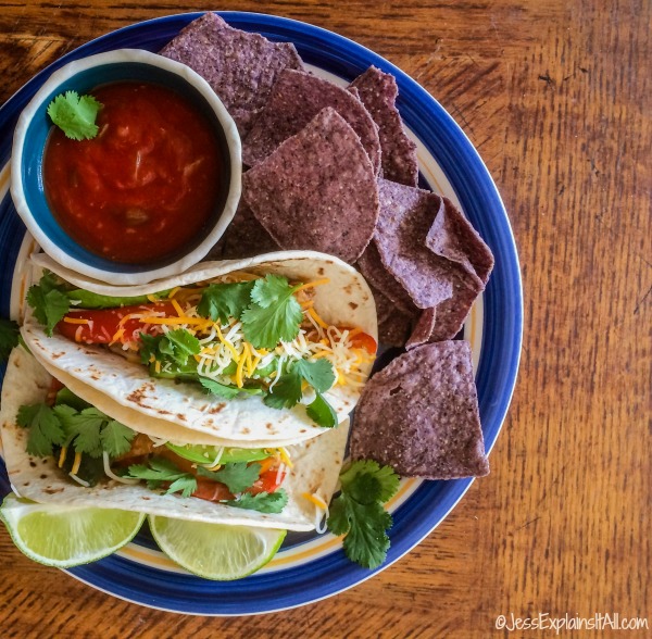 These easy chicken fajitas are the second main course for our Cinco de Mayo dinner party. jessexplainsitall.com