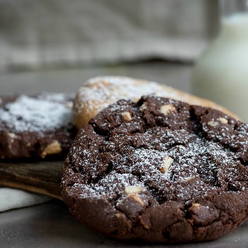 dark chocolate cookie recipes sprinkled with sugar.