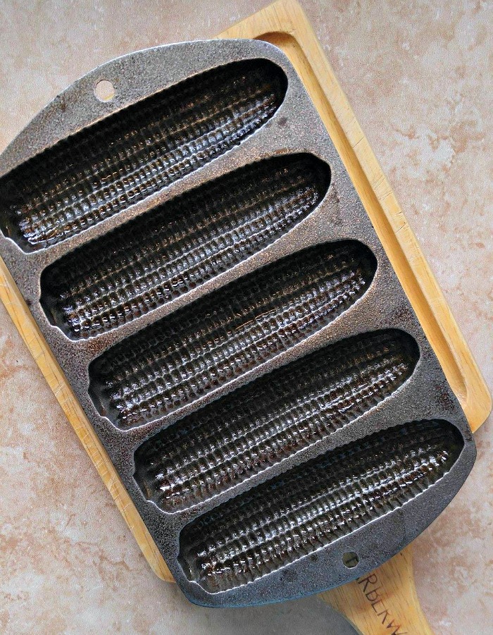 Seasoned cast iron corn bread pan