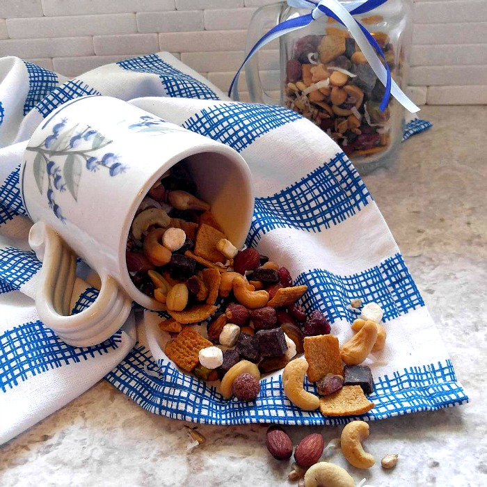 S’mores Trail Mix – Fun & Tasty Snack