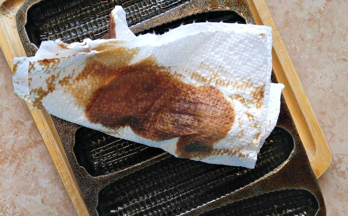 Getting rid of the rust by seasoning cast iron