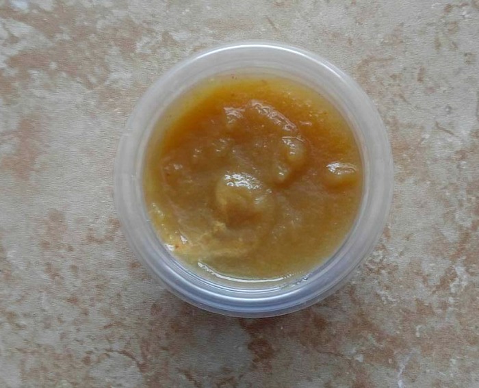 Substitute applesauce for oil in baked goods